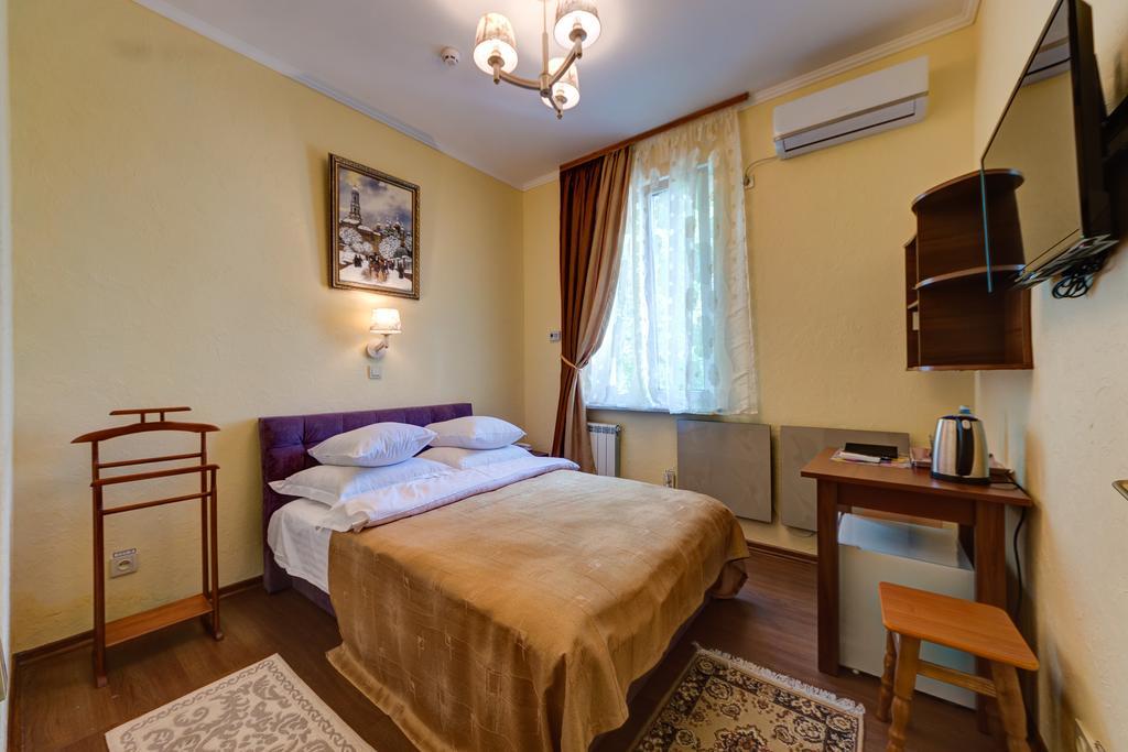 Aleksandria Hotel Kiev Extérieur photo